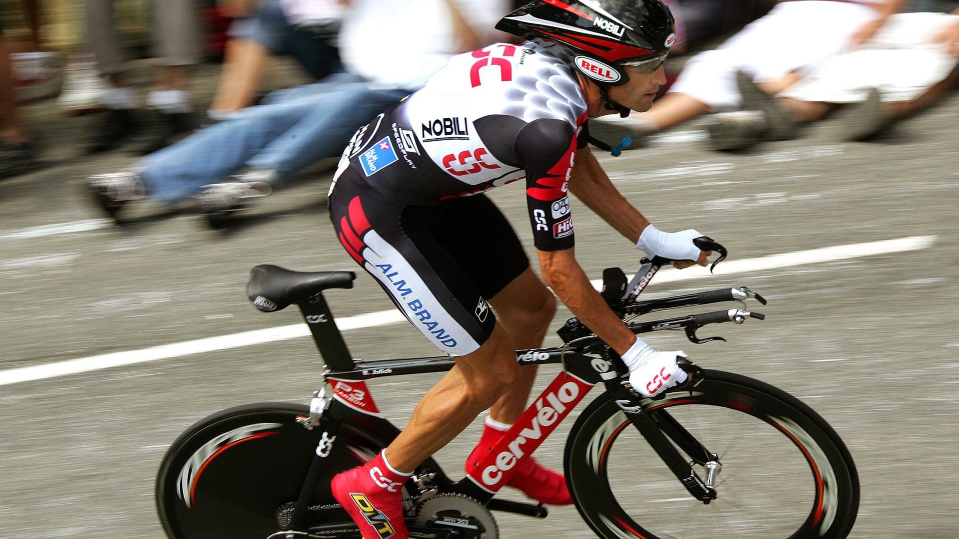 火箭新人接受中文采访展现亲和力，火箭考察新秀